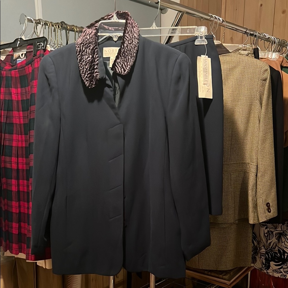 Norton McNaughton Black Jacket with Faux Fur Collar